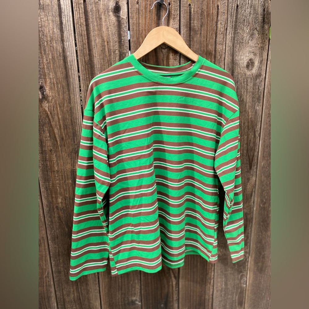 Dazy green stripe top